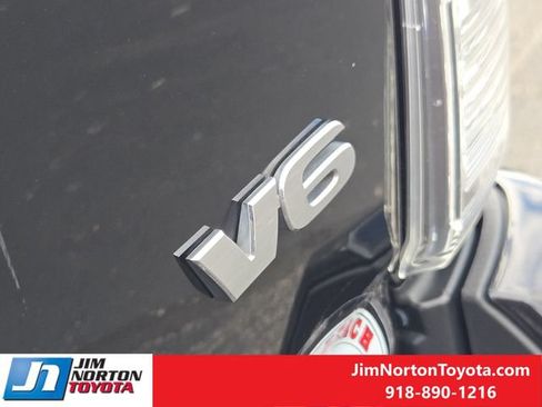 Used 2021 Toyota Tacoma TRD Off-Road w/ TRD Premium Off Road Package AWD/4WD image 13