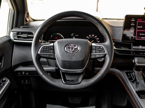 Used 2024 Toyota Sienna XSE w/ XSE Plus Package AWD/4WD image 31