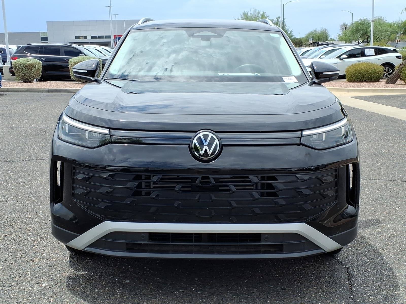 Certified 2025 Volkswagen Tiguan S AWD/4WD image 2