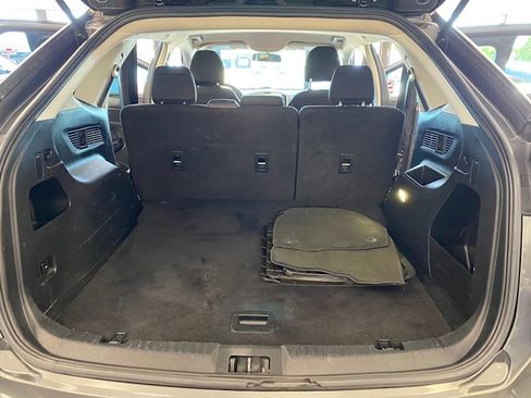Used 2016 Ford Edge SE image 26