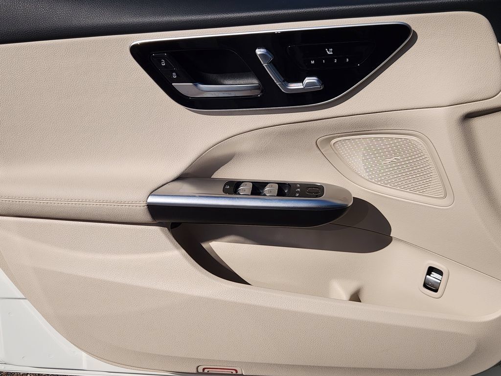 Used 2025 Mercedes-Benz C 300 Sedan image 26