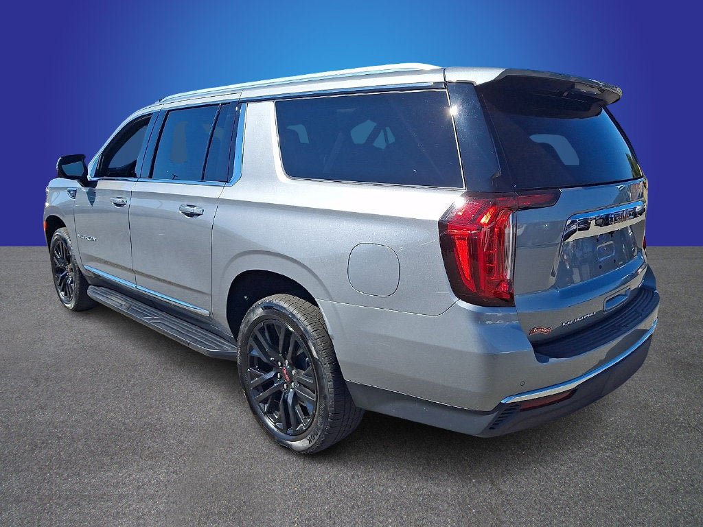 Used 2023 GMC Yukon XL SLT w/ SLT Premium Package AWD/4WD image 6