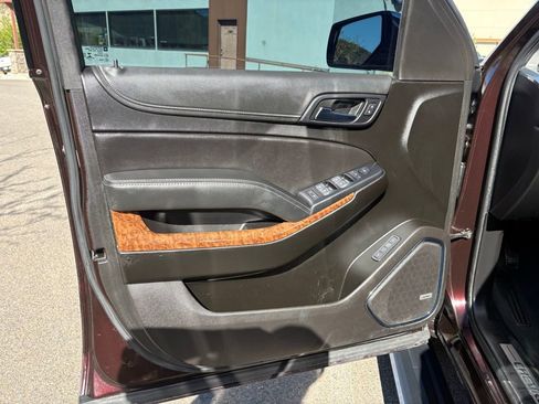 Used 2020 Chevrolet Suburban Premier w/ Premier Plus Edition image 13