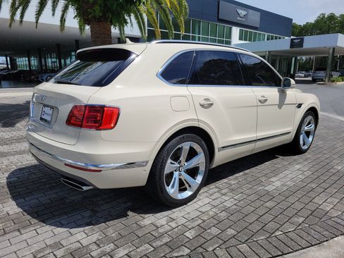 Used 2018 Bentley Bentayga AWD/4WD image 5