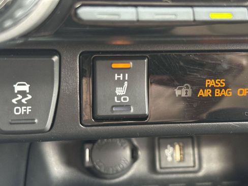 Used 2023 Toyota RAV4 XLE w/ Convenience Package AWD/4WD image 29
