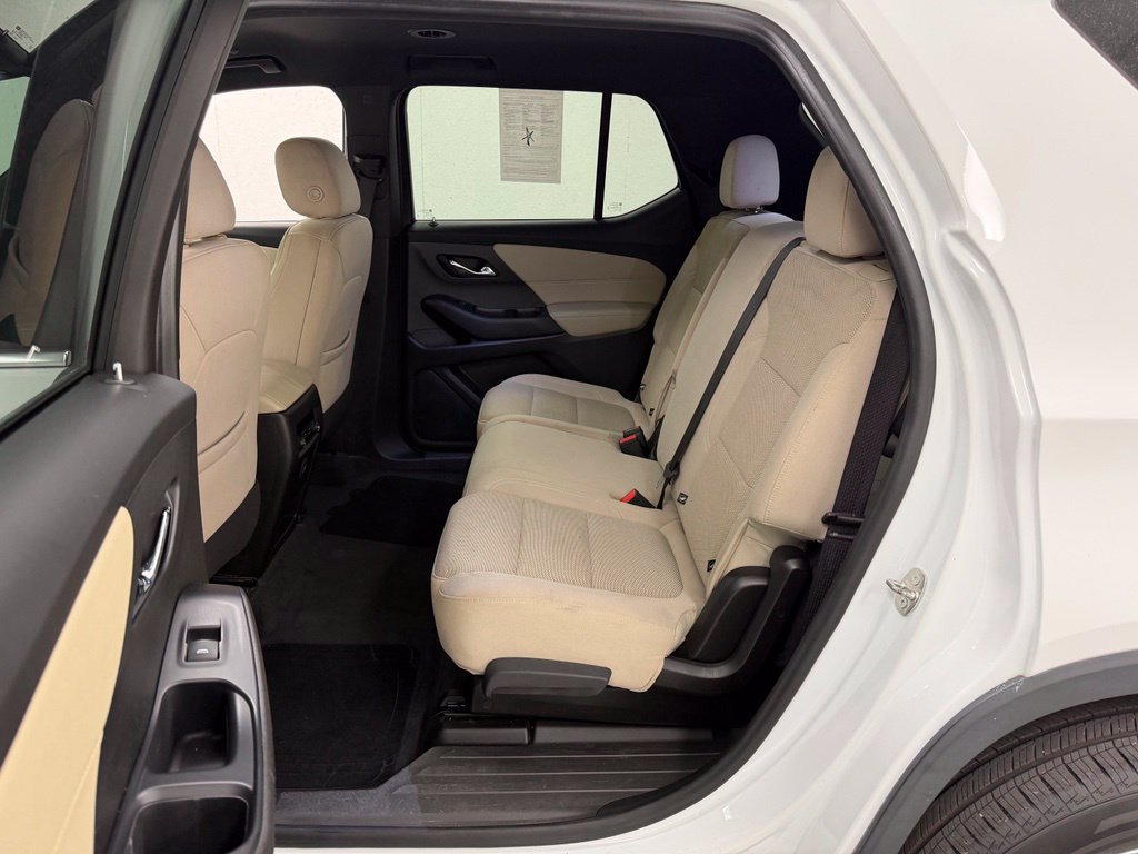 Used 2022 Chevrolet Traverse LS AWD/4WD image 18
