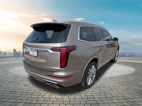 Used 2023 Cadillac XT6 Premium Luxury FWD image 5