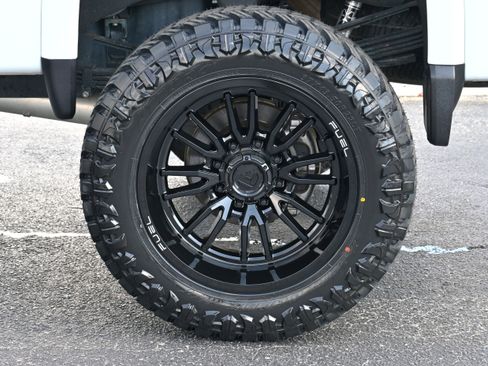 Used 2024 GMC Sierra 3500 Denali w/ Denali Reserve Package image 39