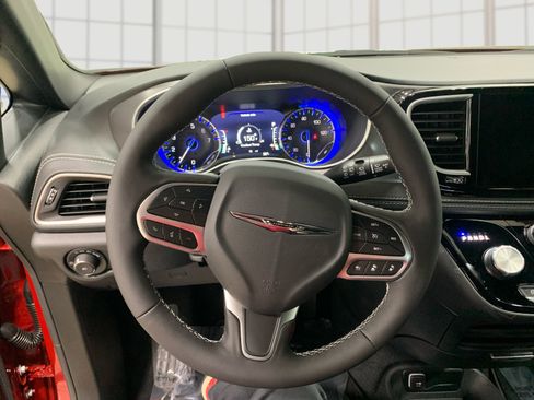 New 2026 Chrysler Pacifica Select image 16