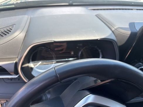 Used 2024 Toyota Highlander XLE image 15