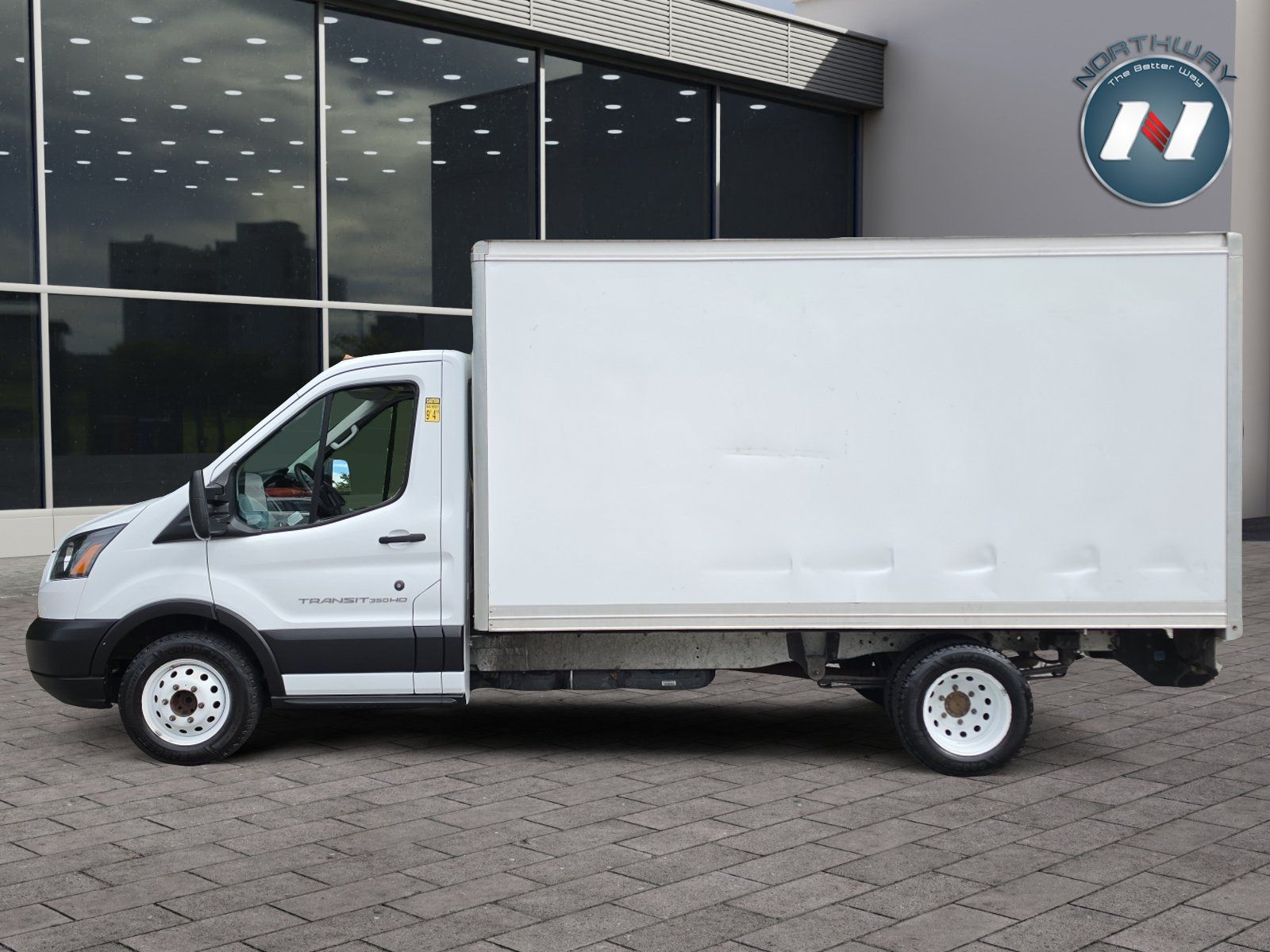 Used 2019 Ford Transit 350 156 DRW RWD image 2