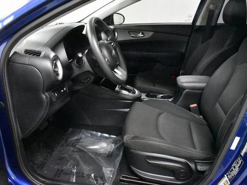 Used 2019 Kia Forte LXS image 12