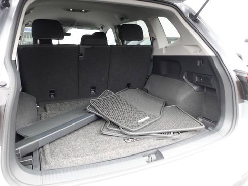 Used 2024 Volkswagen Tiguan S image 28