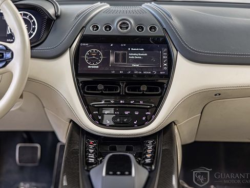 Used 2021 Aston Martin DBX AWD/4WD image 40