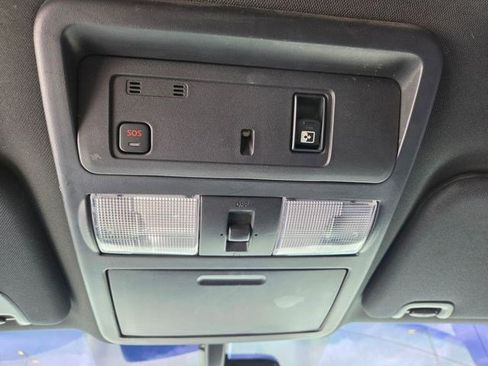 Used 2019 Nissan Titan SL w/ Midnight Edition AWD/4WD image 10