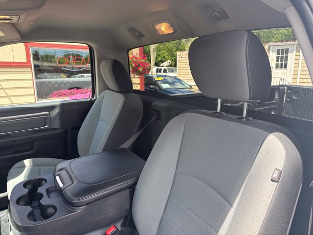 Used 2022 RAM 1500 Classic SLT AWD/4WD image 10
