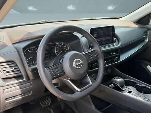 Used 2023 Nissan Rogue SV w/ SV Premium B Package FWD image 4