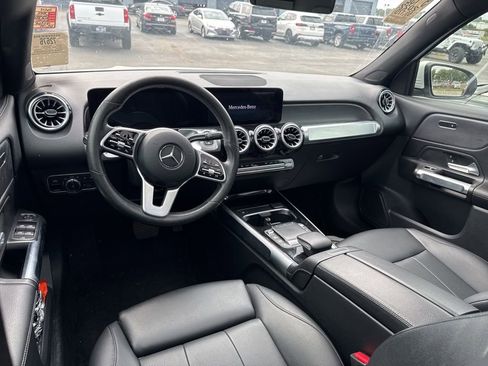 Used 2022 Mercedes-Benz GLB 250 4MATIC image 3