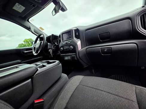Used 2022 Chevrolet Silverado 1500 Custom AWD/4WD image 39