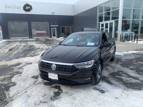 Used 2020 Volkswagen Jetta R-Line w/ R-Line Cold Weather Package image 3