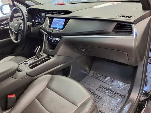 Certified 2025 Cadillac XT5 Premium Luxury image 9