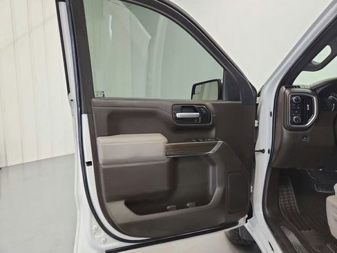 Used 2019 Chevrolet Silverado 1500 LT w/ Texas Edition image 26