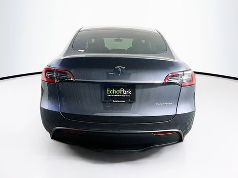 Used 2022 Tesla Model Y Long Range image 7