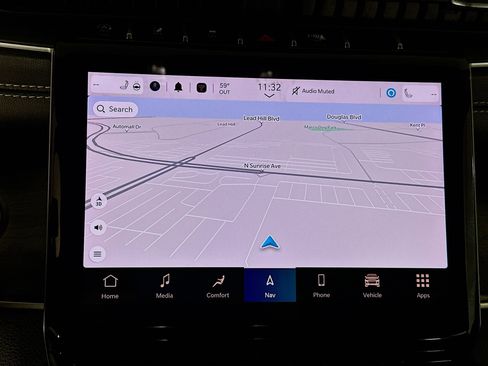 Used 2023 Jeep Grand Cherokee Limited image 22