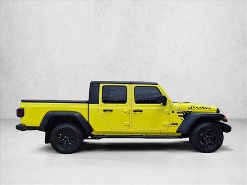 Used 2024 Jeep Gladiator Sport AWD/4WD image 4