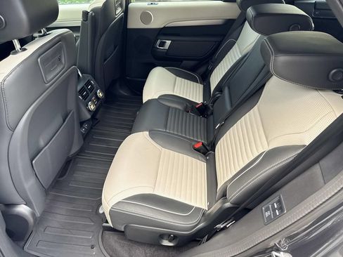 Certified 2024 Land Rover Discovery Dynamic SE AWD/4WD image 16