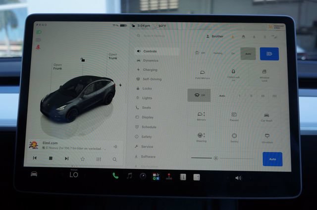 Used 2023 Tesla Model Y Performance AWD/4WD image 34