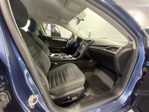 Used 2018 Ford Fusion SE w/ Fusion SE Technology Package image 22