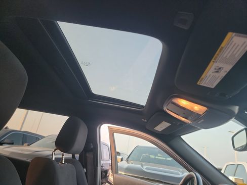 Used 2021 Dodge Durango SXT image 36