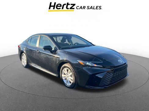 Used 2025 Toyota Camry LE image 1