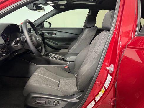 Used 2025 Honda Accord Sport image 19