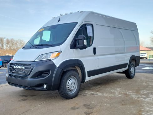 Used 2025 RAM ProMaster 2500 w/ Convenience Group image 2