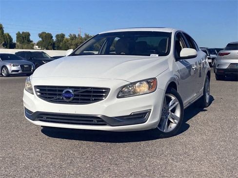 Used 2015 Volvo S60 T5 Premier image 2