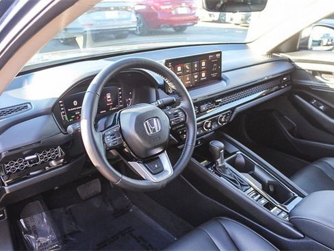 Used 2025 Honda Accord Touring image 24