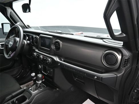 Used 2022 Jeep Wrangler Sport image 8