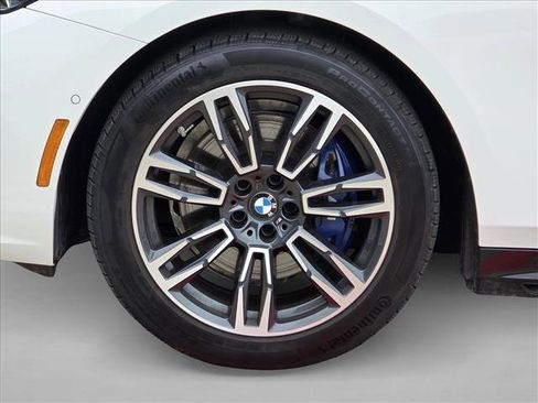 Used 2026 BMW 530i xDrive AWD/4WD image 9