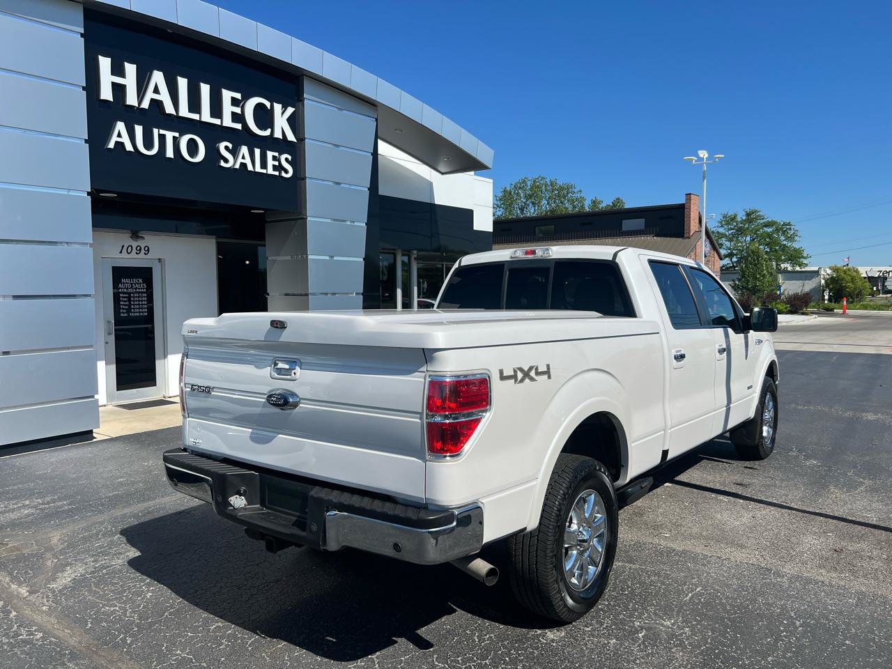Used 2014 Ford F150 Lariat w/ Equipment Group 502A Luxury AWD/4WD image 9
