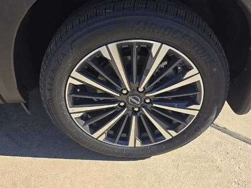 New 2026 Nissan Pathfinder Platinum image 12