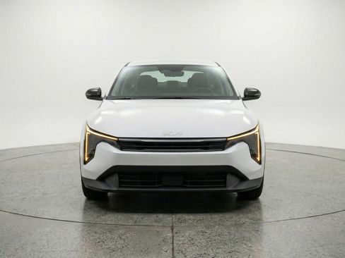 Used 2025 Kia K4 LXS image 2