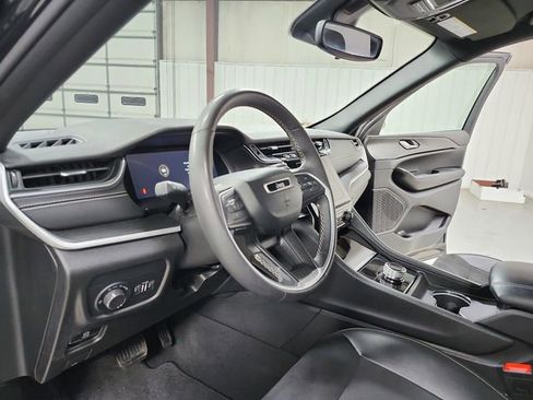 Used 2024 Jeep Grand Cherokee Altitude image 18