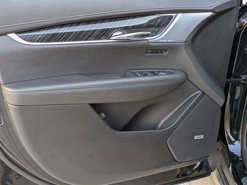 Used 2024 Cadillac XT6 Premium Luxury image 12