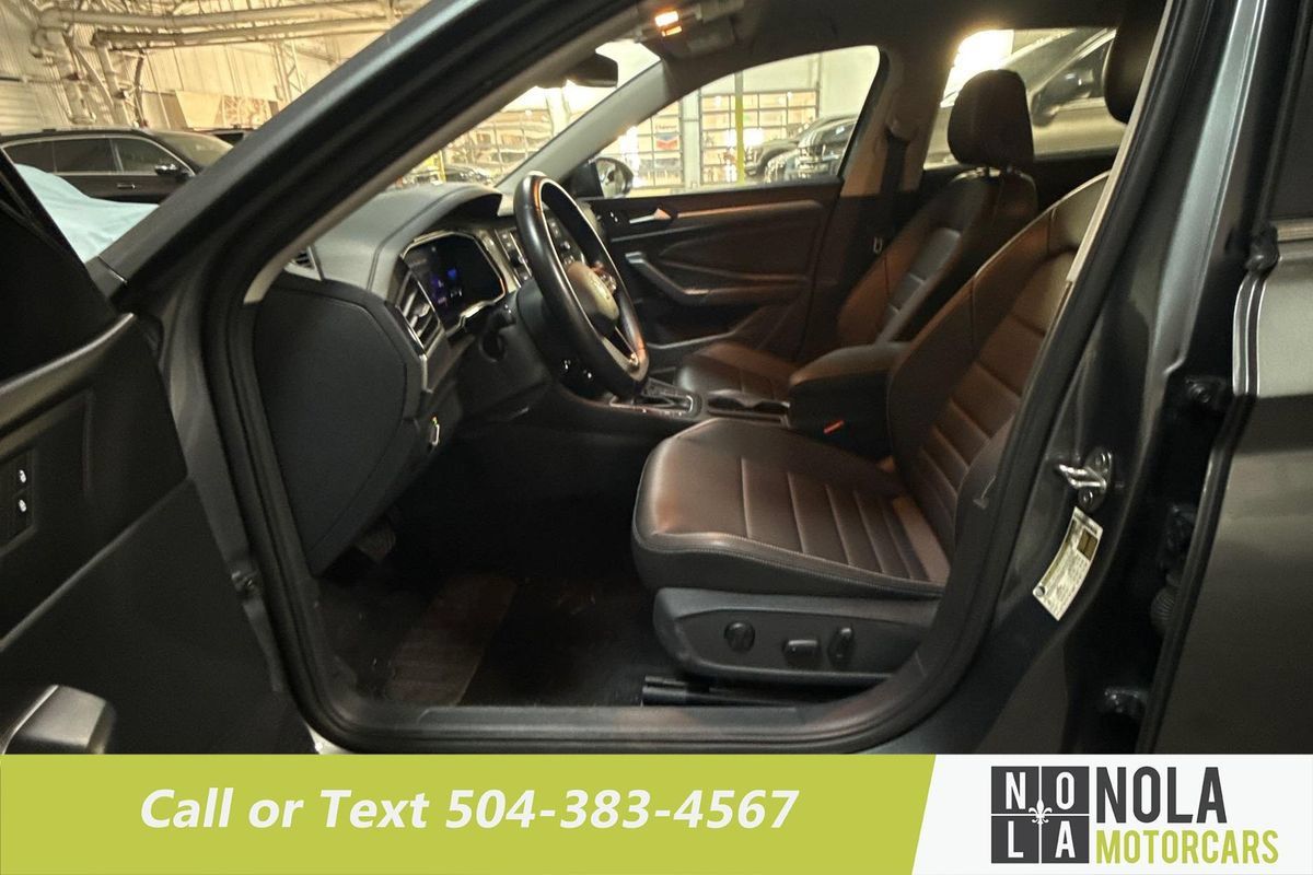 Used 2024 Volkswagen Jetta SE FWD image 18