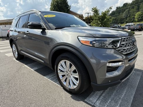 Used 2022 Ford Explorer Limited w/ Limited Technology Package AWD/4WD image 3