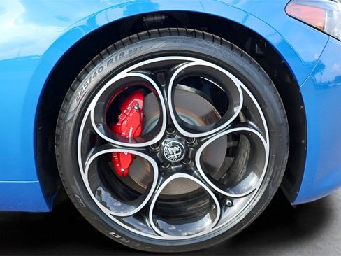 New 2025 Alfa Romeo Giulia Base image 26