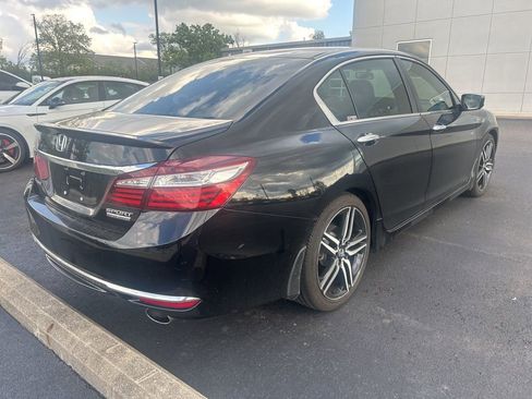 Used 2017 Honda Accord Sport Special Edition image 4