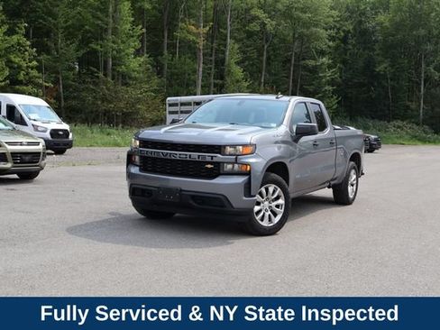 Used 2020 Chevrolet Silverado 1500 Custom w/ Custom Value Package AWD/4WD image 2
